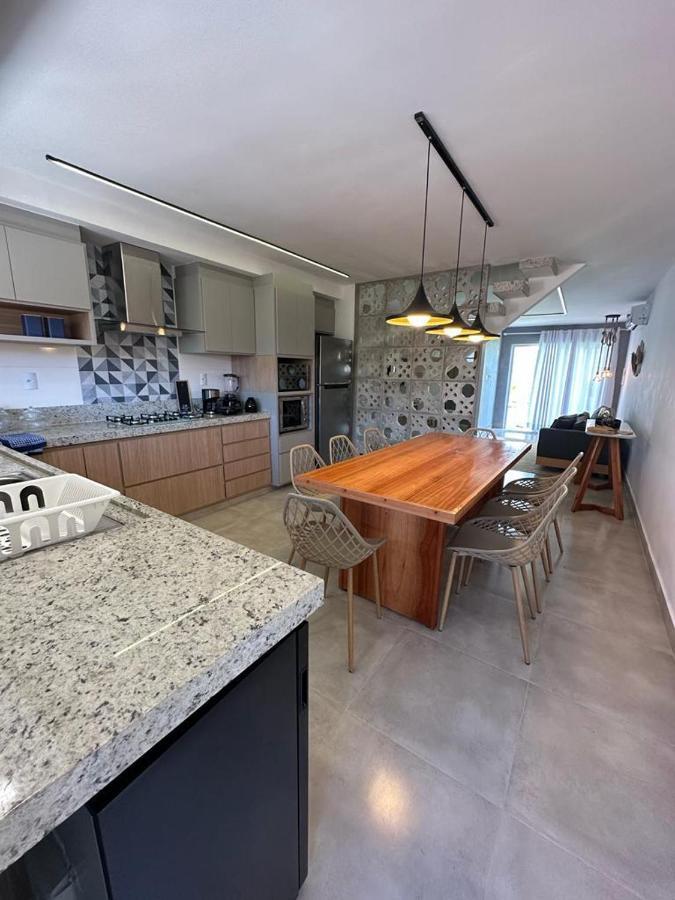 Excelente Casa De 02 Em Arraial D'ajuda-condominio Fechado * Porto Seguro